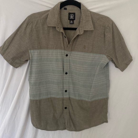 Volcom Button Down shirt large Cotton Short-sleeve boys - Picture 1 of 5